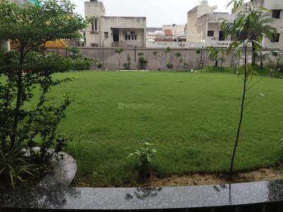 Image of 1350 Sq.ft 4 BHK Apartment / Flat for rent in Chanakyapuri, Ahmedabad for Rs. 43500