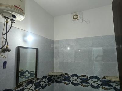 Bathroom Image of 500 Sq.ft 1 BHK Apartment / Flat for rent in DDA Flats Sarita Vihar, Sarita Vihar New Delhi for Rs. 25000