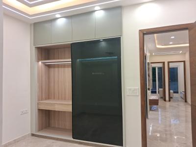 Bedroom Image of 1350 Sq.ft 3 BHK Builder Floor for sale in Paschim Vihar New Delhi for Rs. 27500000