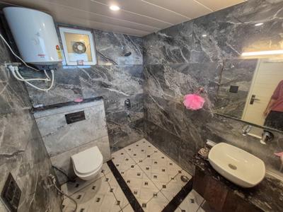 Bathroom Image of 2250 Sq.ft 3 BHK Apartment / Flat for sale in Doon Divine Aviral Snowveiw, Kishanpur Dehradun for Rs. 15000000