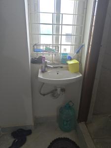 Bathroom Image of 680 Sq.ft 1 BHK Apartment / Flat for rent in Kondapur Hyderabad for Rs. 26800