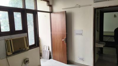 Bedroom Image of 1000 Sq.ft 3 BHK Builder Floor for rent in Gautam Nagar New Delhi for Rs. 60000