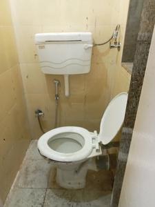 Common Bathroom Two Image of 409 Sq.ft 1 BHK Apartment / Flat for rent in Lower Parel Mumbai for Rs. 45001