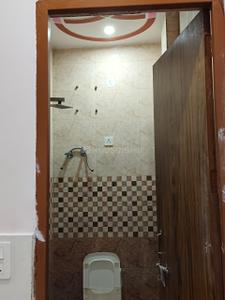 Bathroom Image of 1000 Sq.ft 3 BHK Apartment / Flat for rent in Karala New Delhi for Rs. 14000