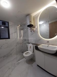 Bathroom Image of 2000 Sq.ft 3 BHK Apartment / Flat for rent in M3M Skywalk, Sector 74 Gurgaon for Rs. 67000
