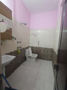 Bathroom Image of 1000 Sq.ft 1 BHK Builder Floor for rent in Sector 46 Gurgaon for Rs. 25000