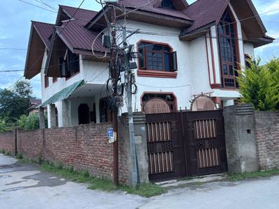 Image of 1500 Sq.ft 5 BHK Independent House for sale in Gulab Bagh, Srinagar for Rs. 30000000