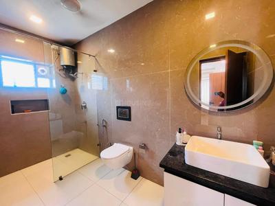 Bathroom Image of 6000 Sq.ft 5 BHK Independent House for rent in Neelankarai Chennai for Rs. 250000