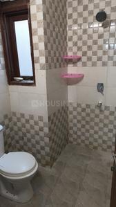Bathroom Image of 860 Sq.ft 2 BHK Builder Floor for rent in Palam Vihar Extension Gurgaon for Rs. 16000