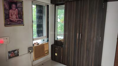 Bedroom Image of 670 Sq.ft 2 BHK Apartment / Flat for sale in Vile Parle East Mumbai for Rs. 26000000