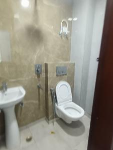 Bathroom Image of 1100 Sq.ft 2 BHK Apartment / Flat for rent in Sector 104 Noida for Rs. 29000