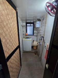 Bathroom Image of 525 Sq.ft 1 BHK Apartment / Flat for rent in Kandivali East Mumbai for Rs. 31000