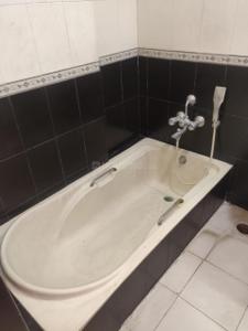 Image of 2100 Sq.ft 3 BHK Apartment / Flat for rent in Richmond Town, Bengaluru for Rs. 90000