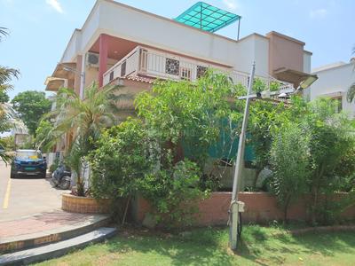 Image of 2700 Sq.ft 4 BHK Independent House for rent in Savaliya Madhuvan Bungalows, Shilaj, Ahmedabad for Rs. 45000