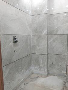 Common Bathroom Image of 900 Sq.ft 3 BHK Builder Floor for rent in Shastri Nagar New Delhi for Rs. 35000