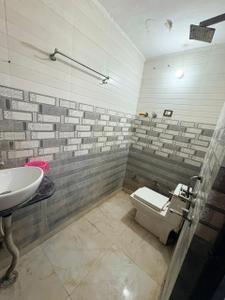 Bathroom Image of 500 Sq.ft 1 BHK Builder Floor for rent in Dwarka Mor New Delhi for Rs. 9000