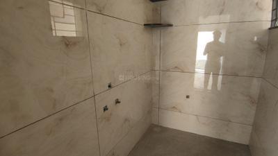 Bathroom Image of 600 Sq.ft 1 BHK Builder Floor for rent in Singasandra Bengaluru for Rs. 25000
