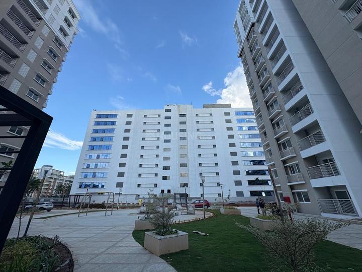 Prestige Green Gables Main Image 1