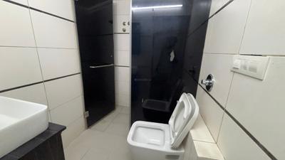 Image of 3372 Sq.ft 6 BHK Penthouse for rent in Orchid Golden Orchid, Lavelle Road, Bengaluru for Rs. 190000