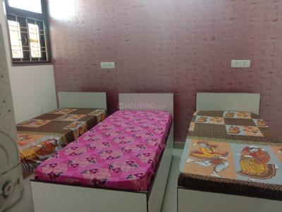 Bedroom Image of Raj Pearl PG in Sector 62, Noida