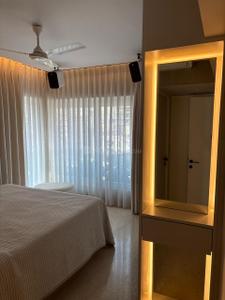 Bedroom Image of 750 Sq.ft 2 BHK Apartment / Flat for sale in Khar West Mumbai for Rs. 42500000