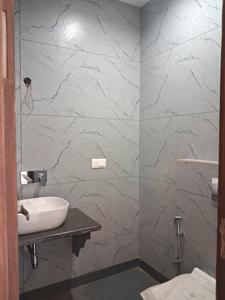 Bedroom One Image of 1800 Sq.ft 3 BHK Builder Floor for sale in Paschim Vihar New Delhi for Rs. 42500000