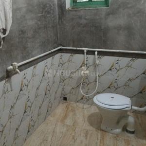 Bathroom Image of 400 Sq.ft 1 BHK Builder Floor for rent in Mali Panchghara Howrah for Rs. 5000
