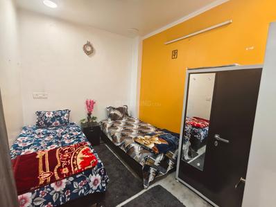 Bedroom Image of CB Naraina PG in Naraina, New Delhi