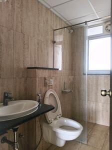 Common Bathroom Image of 1500 Sq.ft 3 BHK Apartment / Flat for rent in Kolte Patil Life Republic 7th Avenue, Tathawade Pune for Rs. 32000