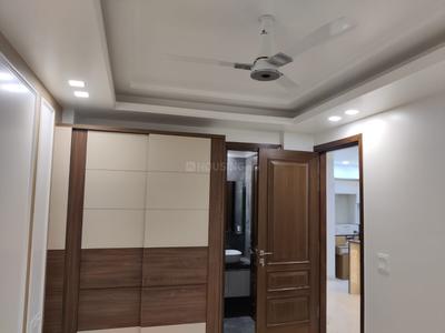 Bedroom Image of 1440 Sq.ft 3 BHK Builder Floor for rent in Chittaranjan Park New Delhi for Rs. 85000