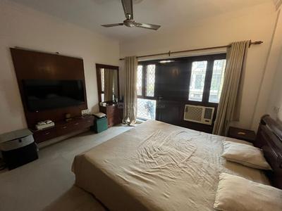 Bedroom Image of 1800 Sq.ft 3 BHK Builder Floor for rent in Greater Kailash New Delhi for Rs. 75000