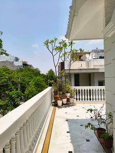 Living Room Image of 3300 Sq.ft 4 BHK Builder Floor for rent in DLF Phase 3 Gurgaon for Rs. 150000