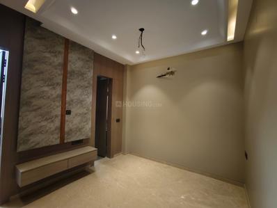 Bedroom Image of 900 Sq.ft 2 BHK Builder Floor for rent in Kirti Nagar New Delhi for Rs. 38000