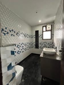Bathroom Image of 3700 Sq.ft 4 BHK Builder Floor for rent in Palam Vihar Gurgaon for Rs. 70000