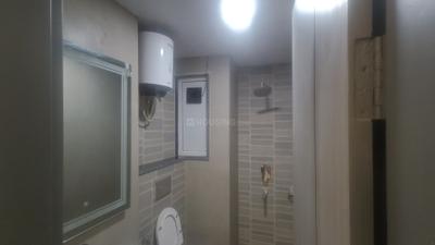 Bathroom Image of 650 Sq.ft 1 RK Builder Floor for rent in Sector 39 Gurgaon for Rs. 25000