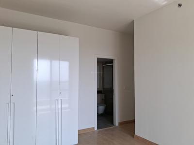 Bedroom Image of 2580 Sq.ft 3 BHK Apartment / Flat for sale in DLF One Midtown, Karampura New Delhi for Rs. 65500000