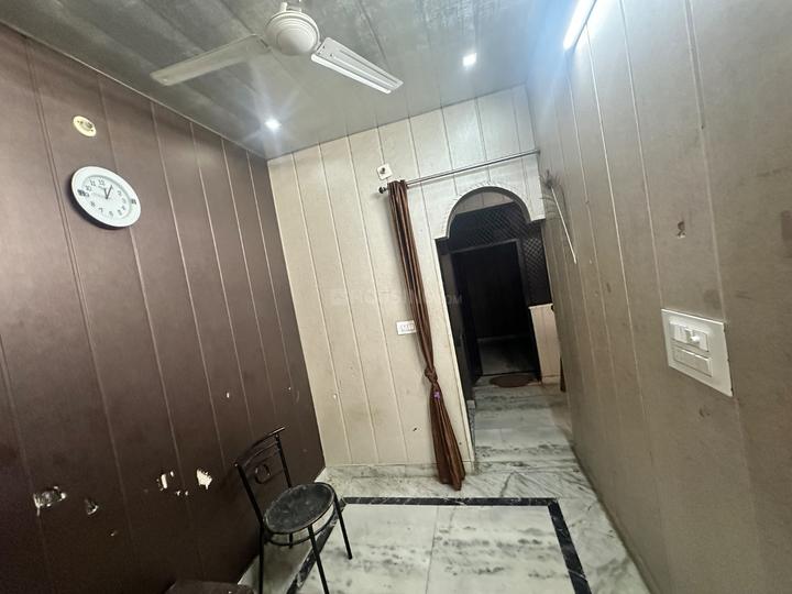 Shish Ram park Bedroom 1