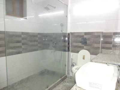 Bathroom Image of 4000 Sq.ft 4 BHK Builder Floor for rent in Maharani Bagh New Delhi for Rs. 350000