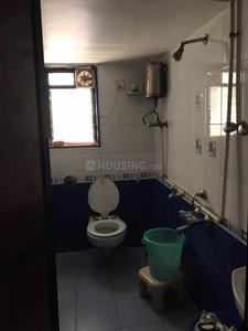 Bathroom Image of 700 Sq.ft 2 BHK Apartment / Flat for rent in Vile Parle East Mumbai for Rs. 95000