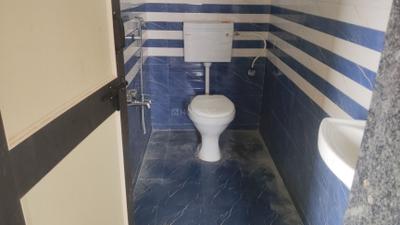 Bathroom Image of 610 Sq.ft 1 BHK Apartment / Flat for rent in Bibwewadi Pune for Rs. 14500