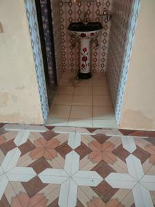 Bathroom Image of 700 Sq.ft 1 BHK Independent House for rent in Khushhalpur Moradabad for Rs. 5500