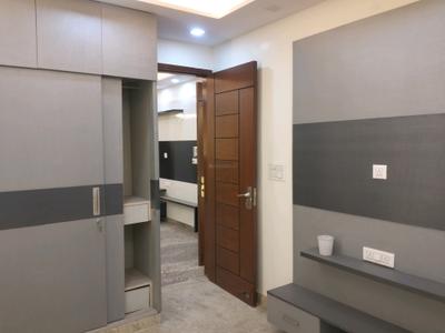 Bedroom Image of 950 Sq.ft 3 BHK Builder Floor for sale in Shalimar Bagh New Delhi for Rs. 16200000