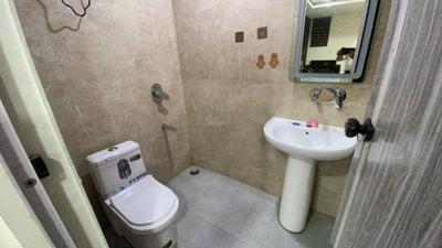 Bathroom Image of 780 Sq.ft 1 RK Builder Floor for rent in Sector 49 Gurgaon for Rs. 25000