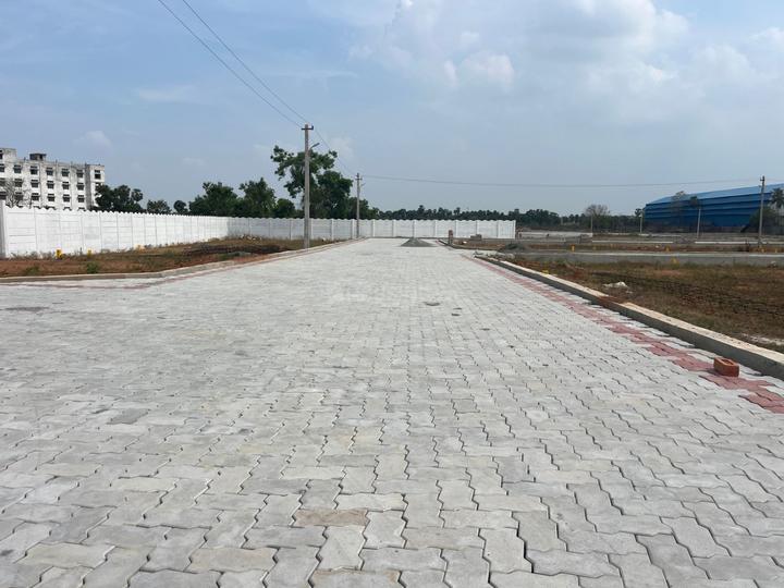 Pammadukullam Village, Red Hills Main Image 1