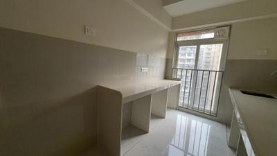 Kitchen Image of 600 Sq.ft 2 BHK Apartment / Flat for rent in Swastik Platinum, Vikhroli East Mumbai for Rs. 52000