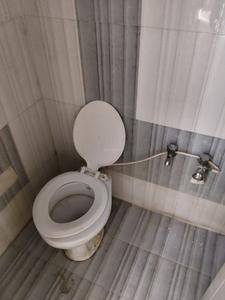 Common Bathroom Image of 1250 Sq.ft 2 BHK Apartment / Flat for rent in Mangal Tirth Apartment, Paldi Ahmedabad for Rs. 25000