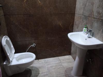 Bathroom Image of 2000 Sq.ft 3 BHK Builder Floor for rent in PR7 Airport Road Zirakpur for Rs. 40000
