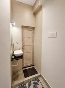Bathroom Image of 845 Sq.ft 2 BHK Apartment / Flat for sale in Tollygunge Kolkata for Rs. 3400000