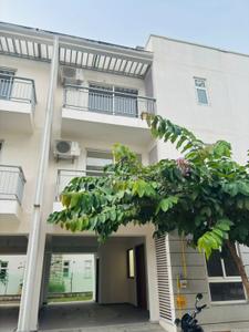 Image of 2359 Sq.ft 4 BHK Villa for rent in Godrej Golf Links Villas, Jaypee Greens, Greater Noida for Rs. 65000