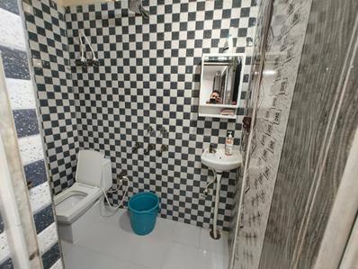 Bathroom Image of 800 Sq.ft 2 BHK Apartment / Flat for sale in NDA Shiv Shakti, Sector 71 Noida for Rs. 4700000